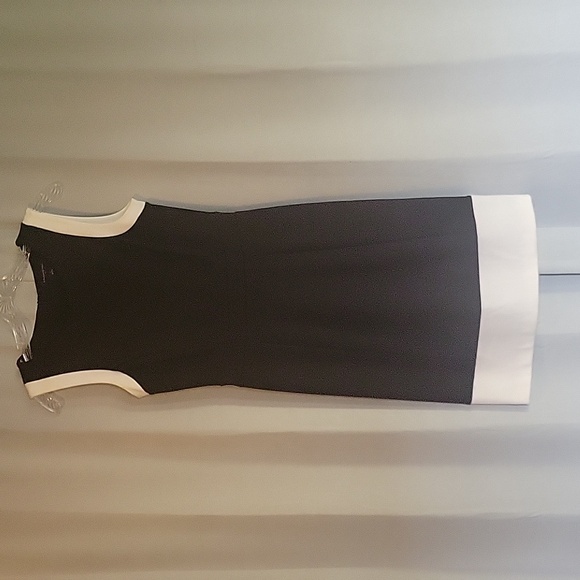 Banana Republic Dresses & Skirts - Banana Republic Elegant Black and White Midi Dress